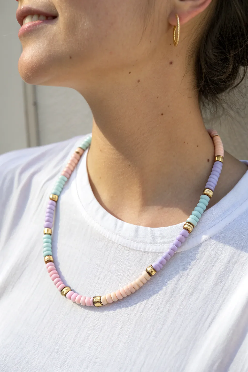 Classic pastel heishi choker in pink, lilac, blue and cream for an effortlessly cute daily look.