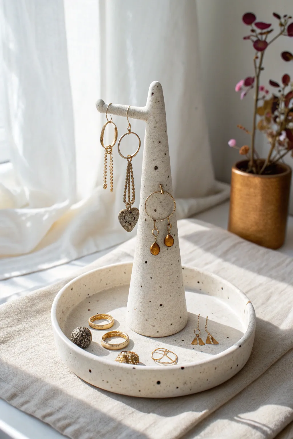 Minimal air clay organizer to keep earrings tidy and pretty, handmade and serene