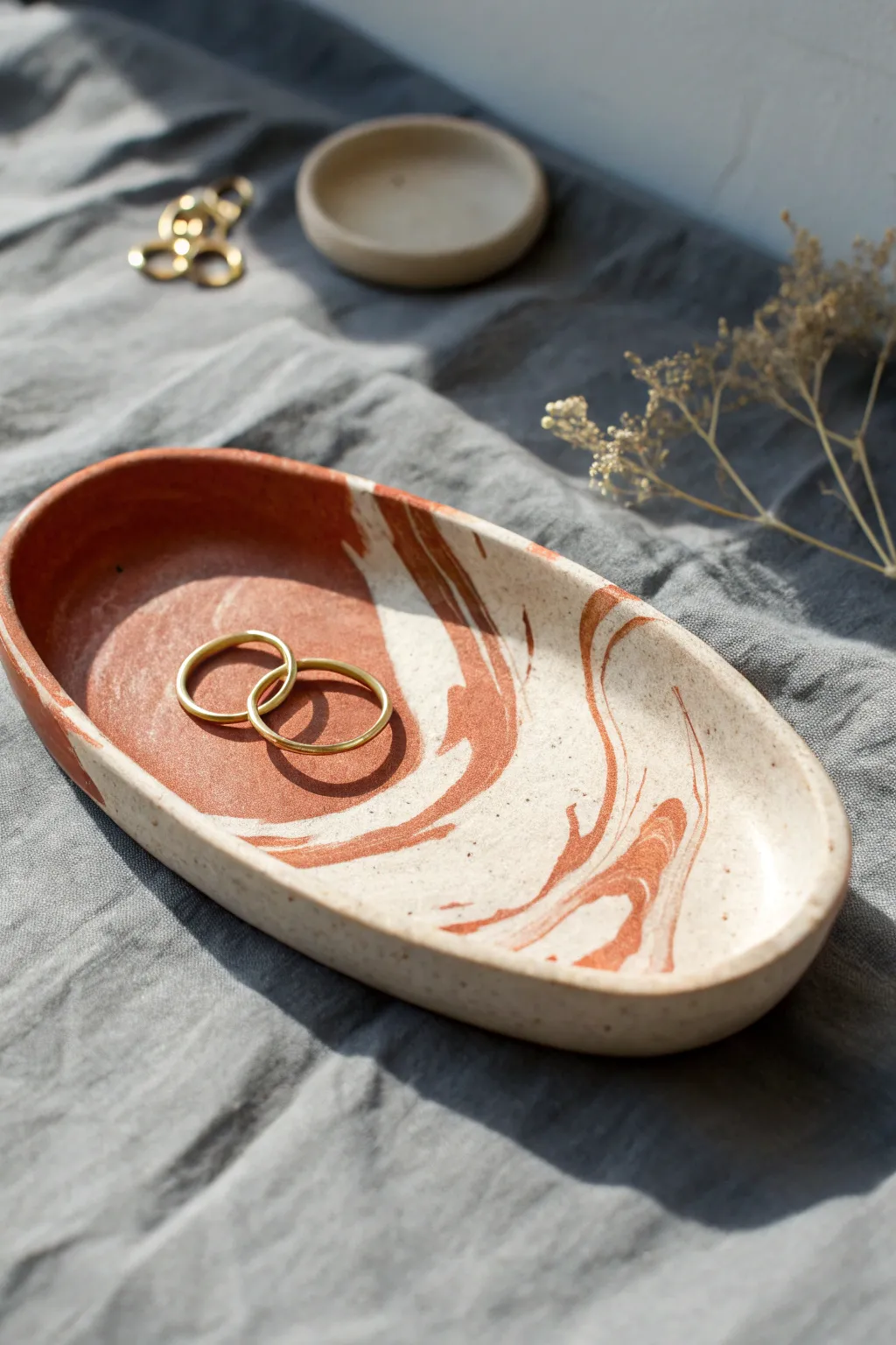 Beginner-friendly marbled clay trinket tray, bold two-tone swirls and a soft minimalist vibe