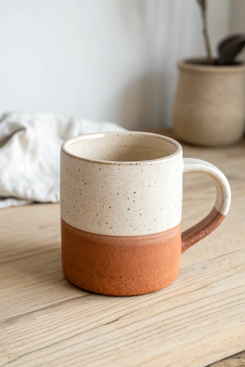 Easy D-handle comfort mug idea: simple two-tone glaze, sturdy shape, perfect for school projects.