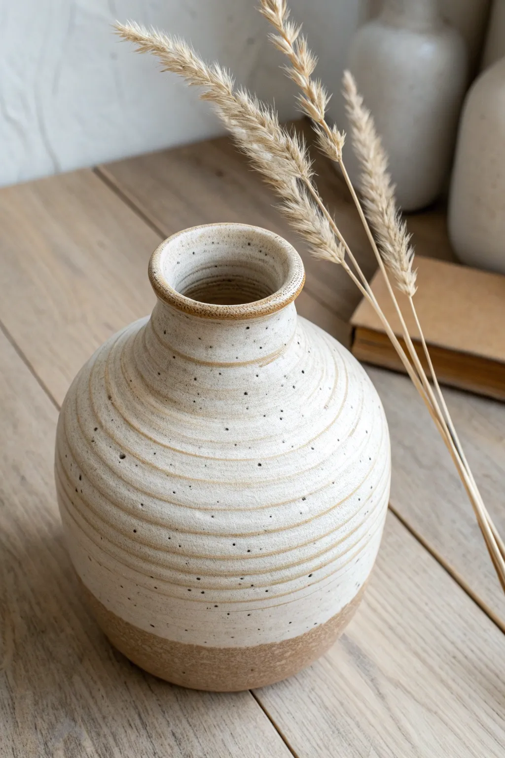 Smooth outside, ribbed inside: a coil vase design that looks minimal yet handcrafted