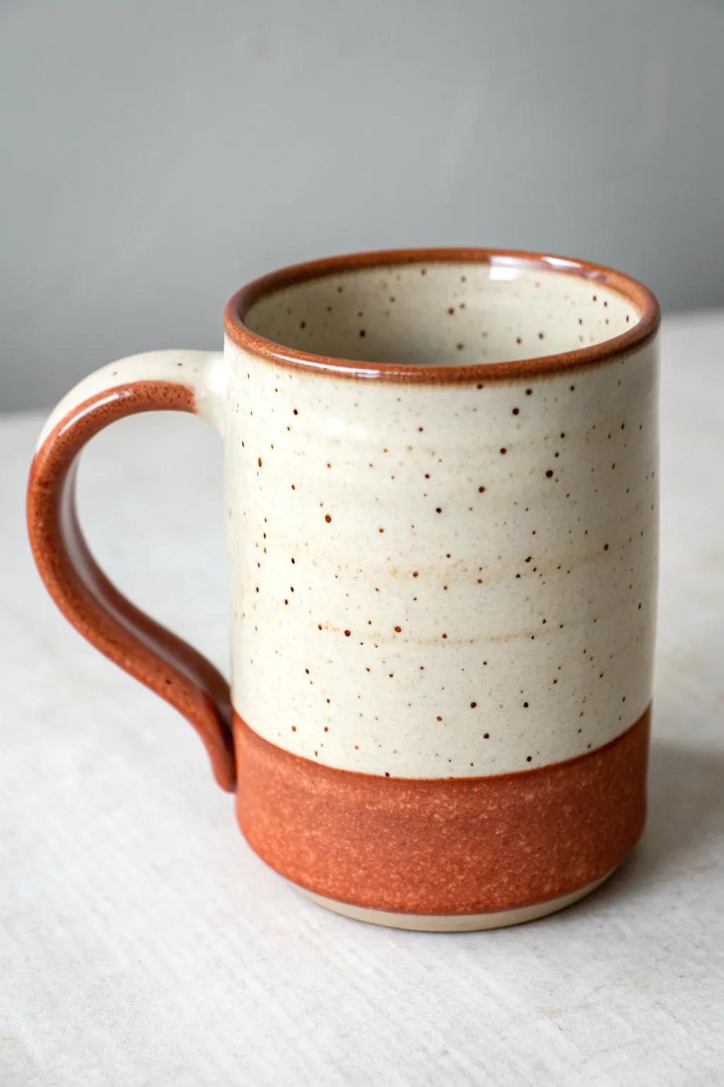 Tapered handle with a slim tail for a lighter, lifted look and effortless everyday grip