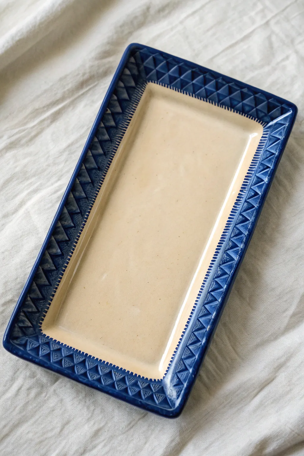 Textured rim, silky smooth center a simple slab tray idea with Scandinavian boho calm.