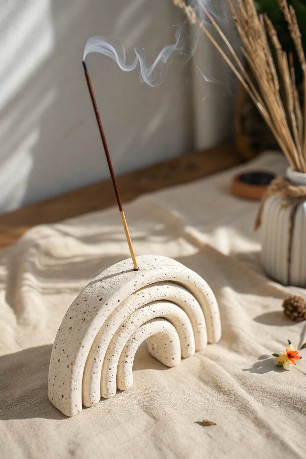 Minimal squiggle clay incense holder for a cozy, calming corner with Scandinavian boho vibes